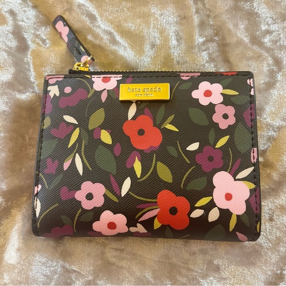 Kate Spade Wallet - Picture 2 of 14